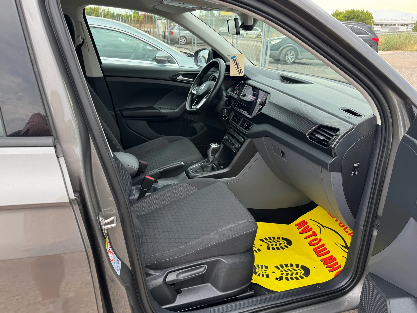VW T-Cross 1.6TDI, снимка 15 - Автомобили и джипове - 56171269