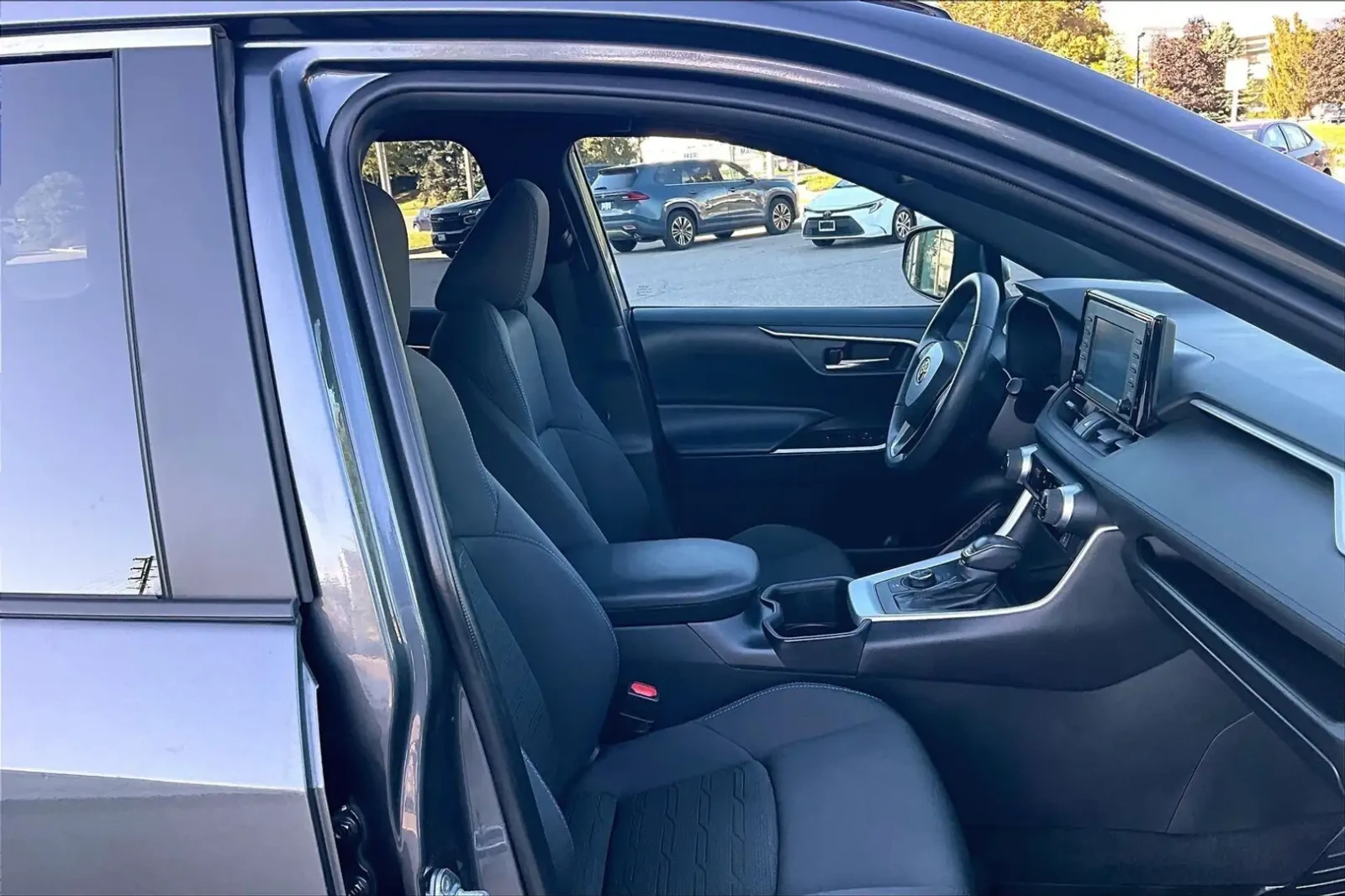 Toyota Rav4 HYBRID SE ANDROID AUTO PUSH START!!!!, снимка 13 - Автомобили и джипове - 56210644