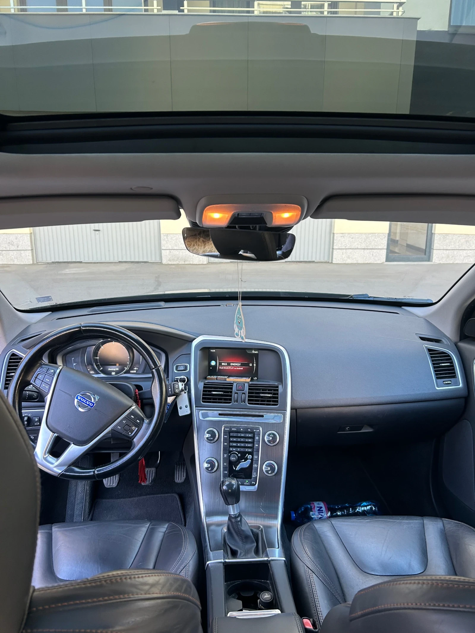 Volvo XC60 2.4 d4, снимка 7 - Автомобили и джипове - 56585936