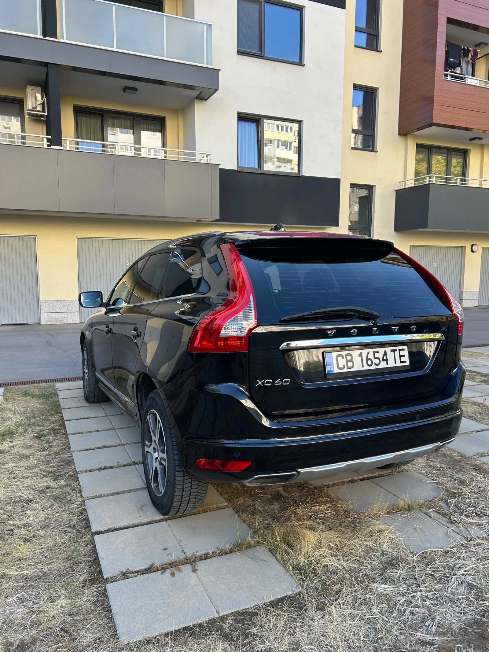Volvo XC60 2.4 d4, снимка 3 - Автомобили и джипове - 56585936
