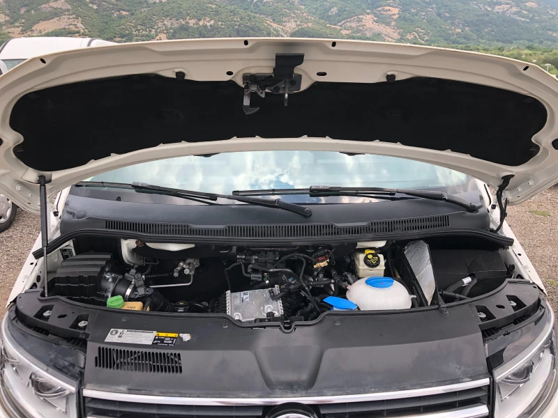 VW Caravelle 2.0 МАКСИ! ЛЕД ФАРОВЕ! КЛИМАТРОНИК!  УНИКАТ, снимка 17 - Бусове и автобуси - 51185574