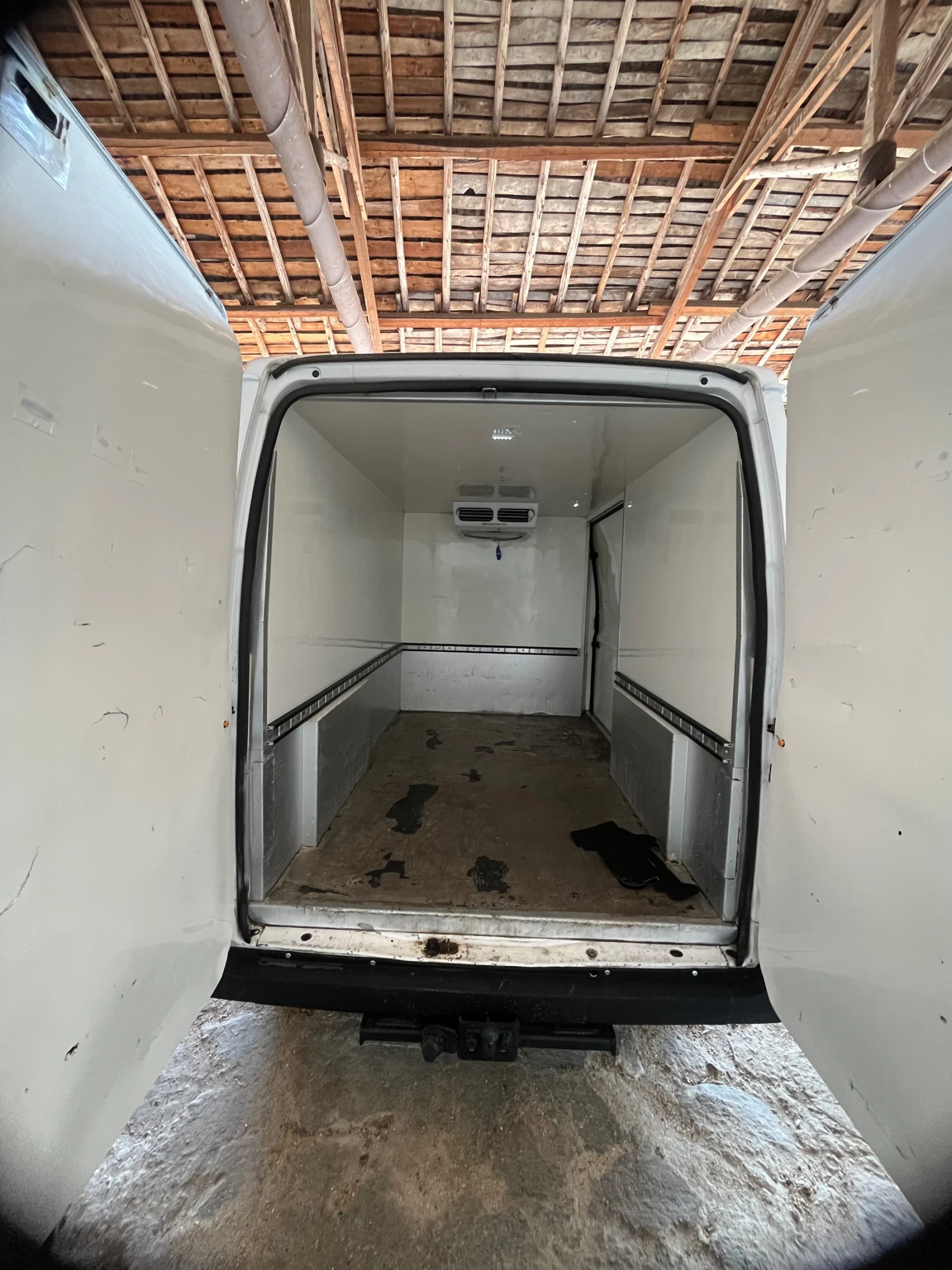 Ford Transit ХЛАДИЛЕН 2.2 - изображение 10