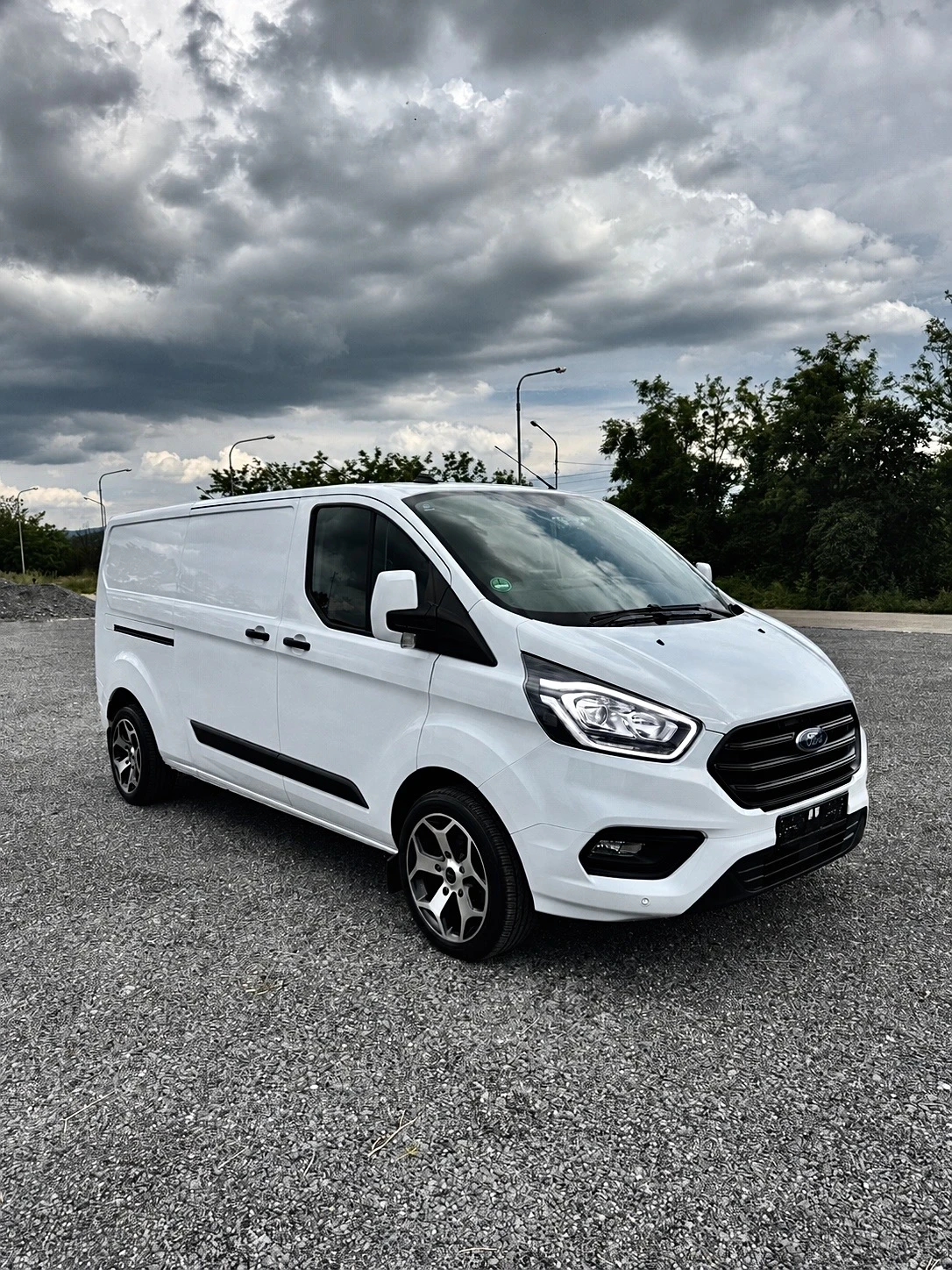 Ford Transit Custom 2.0TDCI 130кс, MAXI Facelift LED фарове, Навигация, снимка 3 - Бусове и автобуси - 54769828