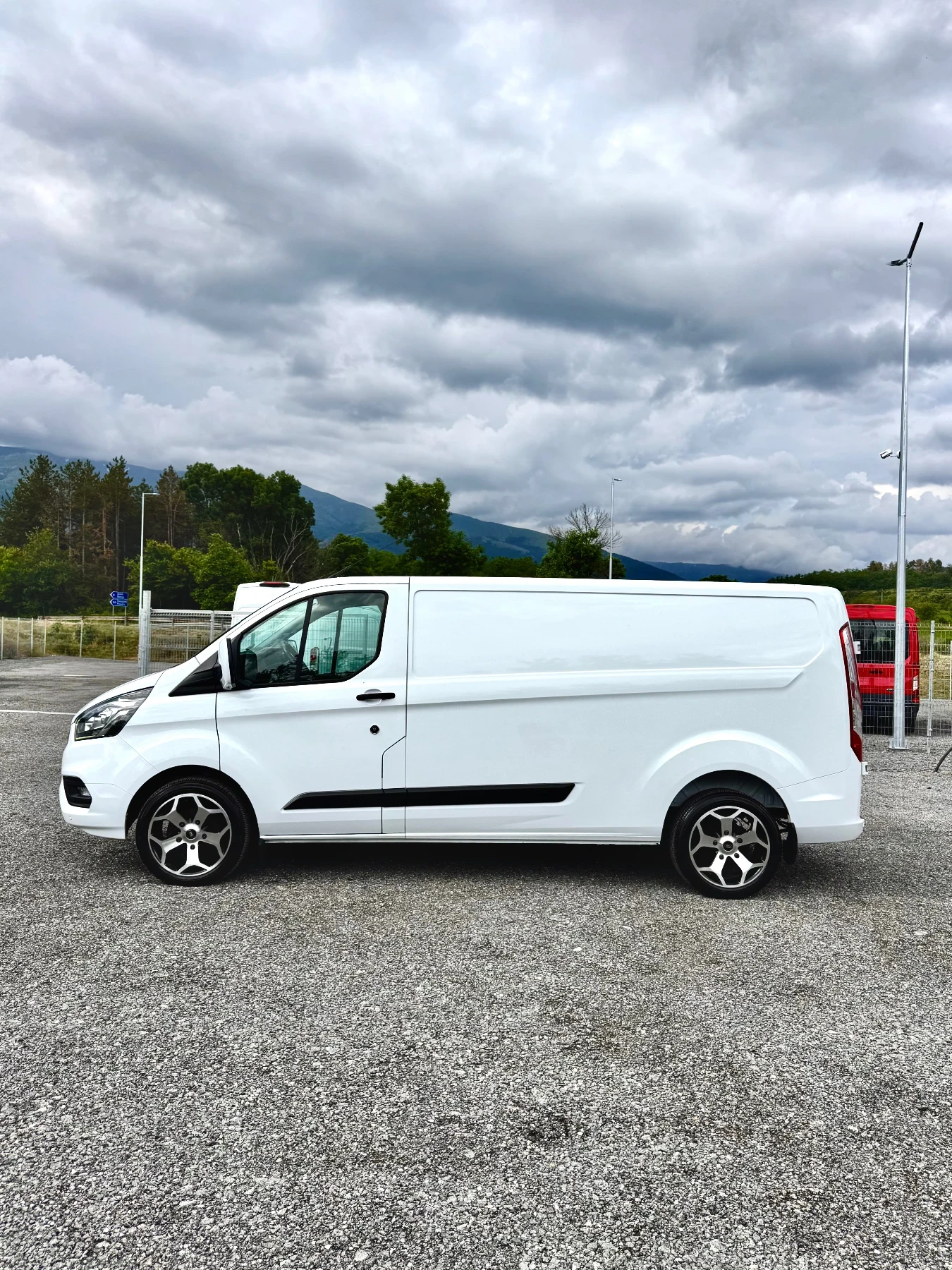 Ford Transit Custom 2.0TDCI 130кс, MAXI Facelift LED фарове, Навигация, снимка 5 - Бусове и автобуси - 54769828