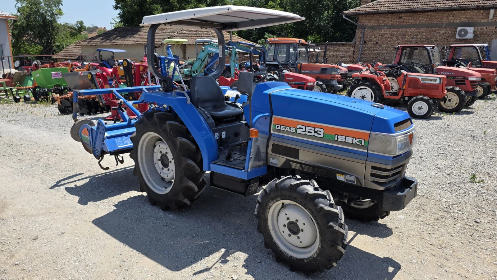 Трактор ISEKI TG253F GEAS с фреза, 4х4, 25 кс., АграБГ Джолев, снимка 5 - Селскостопанска техника - 53429820