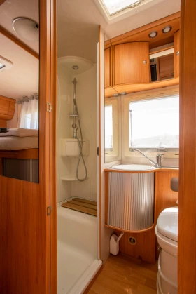 ������ Adria Coral S 660 SL | Mobile.bg � ����� ������ 7