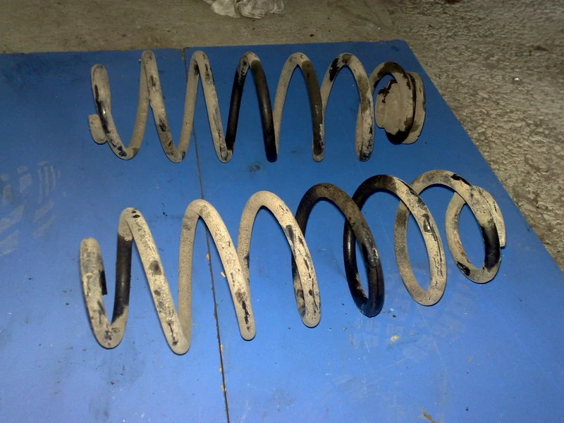 Задна пружина за Ауди А3 98г.