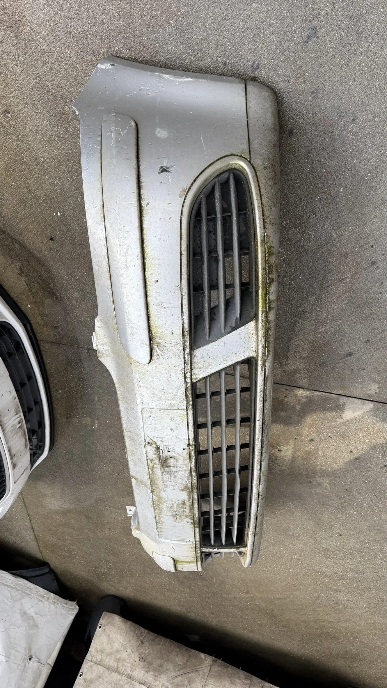 Предна броня за VW Golf 5 - 2005, снимка 3 - Части - 54076203