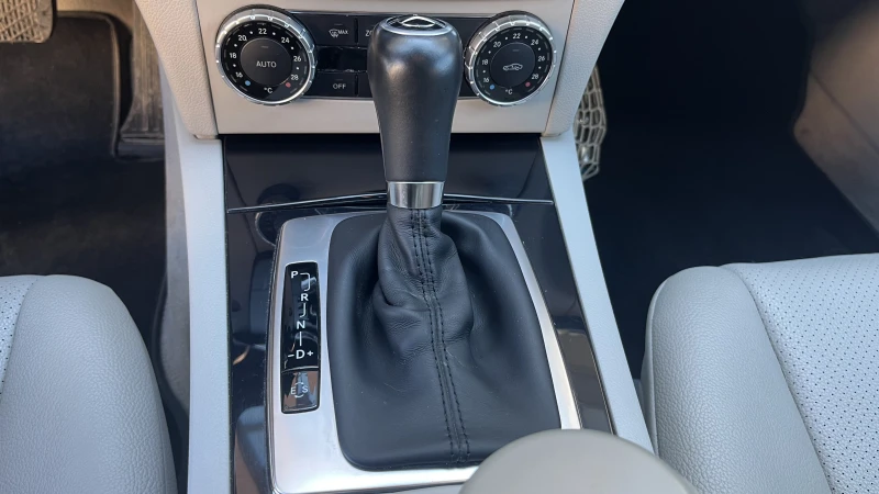 Mercedes-Benz C 200, снимка 13 - Автомобили и джипове - 51492105