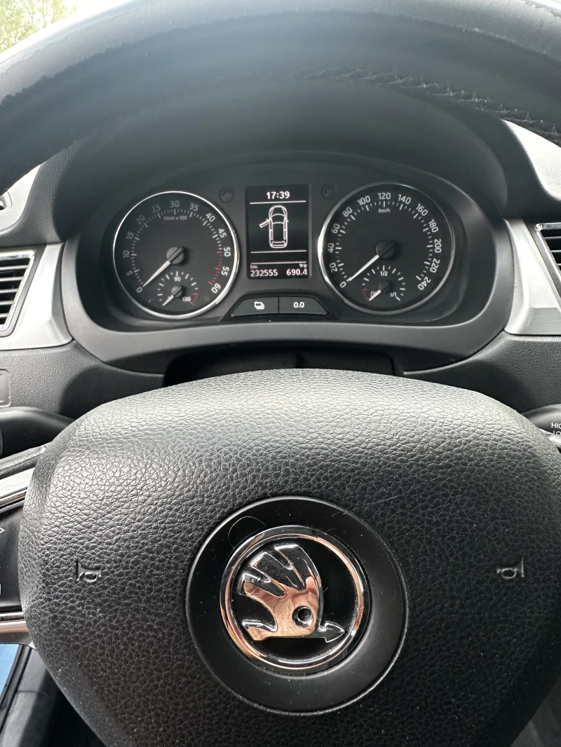 Skoda Rapid, снимка 9 - Автомобили и джипове - 51902594