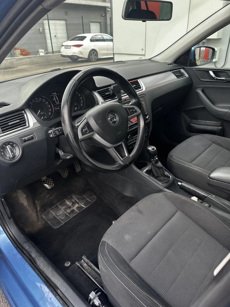 Skoda Rapid, снимка 8 - Автомобили и джипове - 51902594