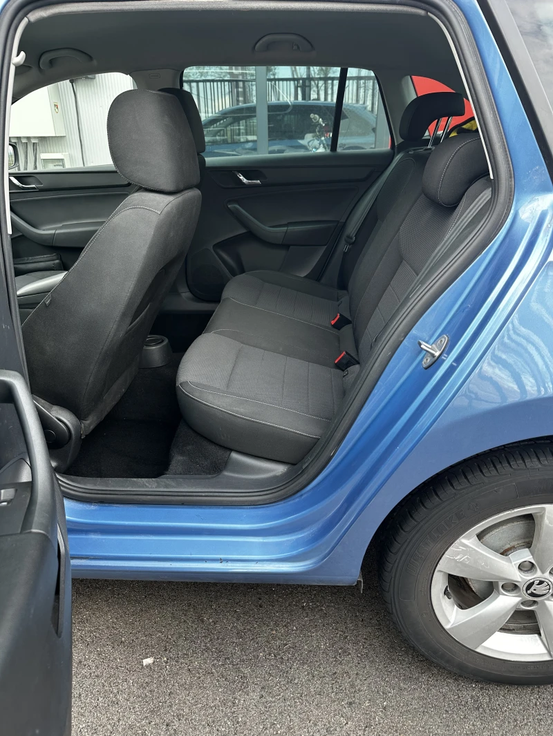 Skoda Rapid, снимка 7 - Автомобили и джипове - 51902594