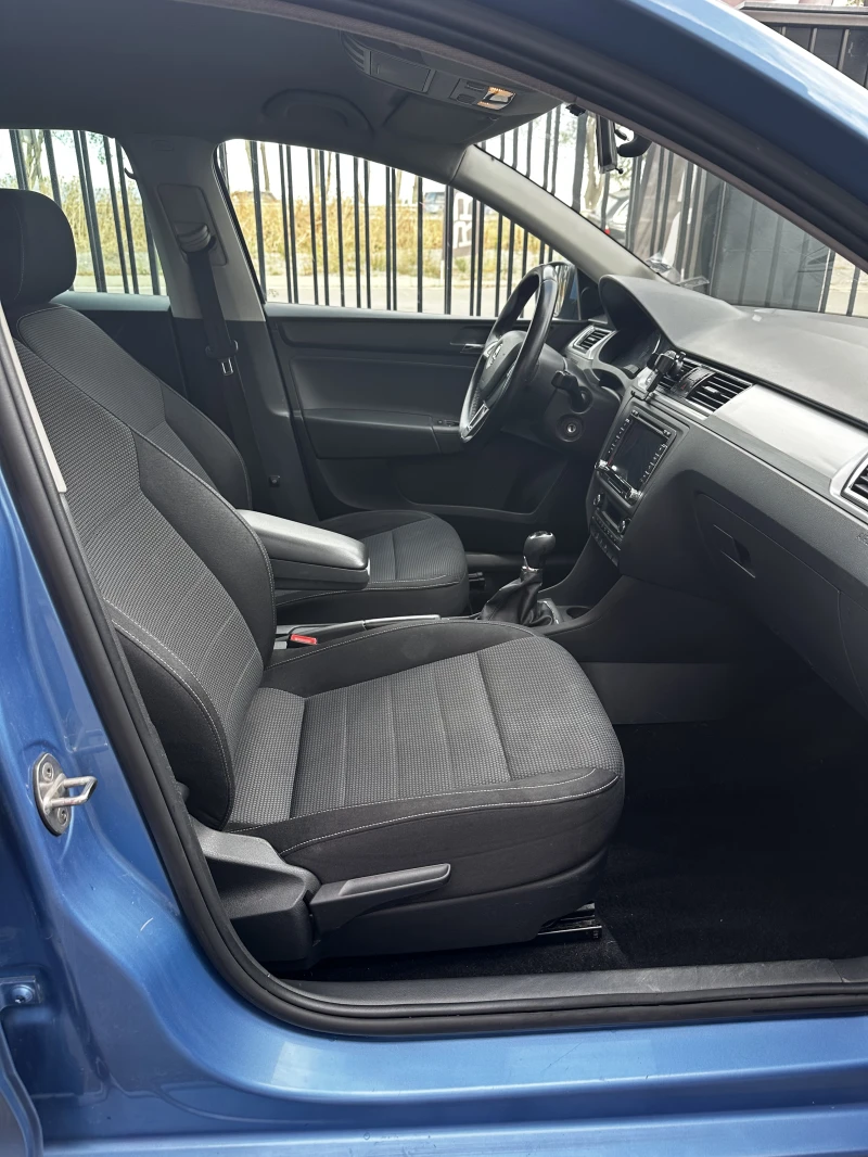 Skoda Rapid, снимка 11 - Автомобили и джипове - 51902594