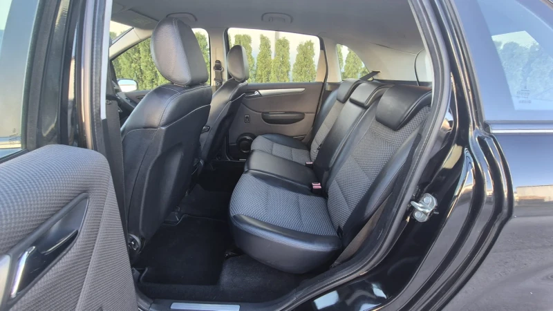 Mercedes-Benz B 180, снимка 11 - Автомобили и джипове - 52929109