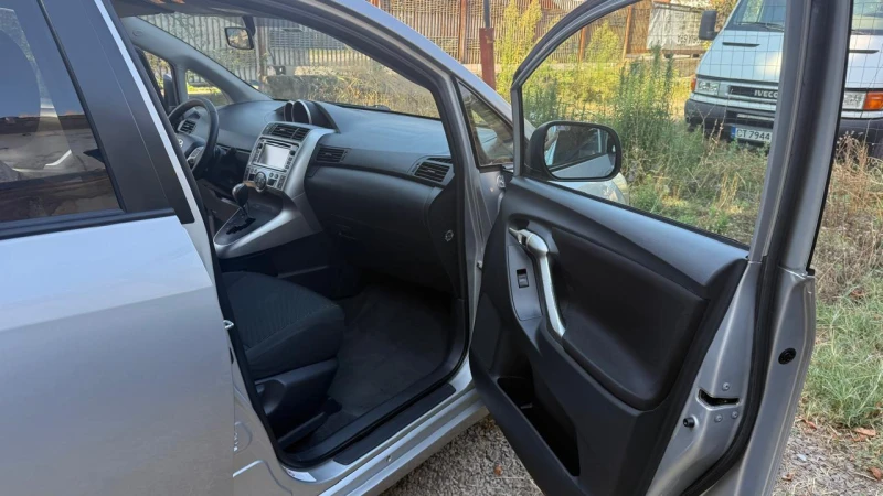 Toyota Verso, снимка 12 - Автомобили и джипове - 53020713