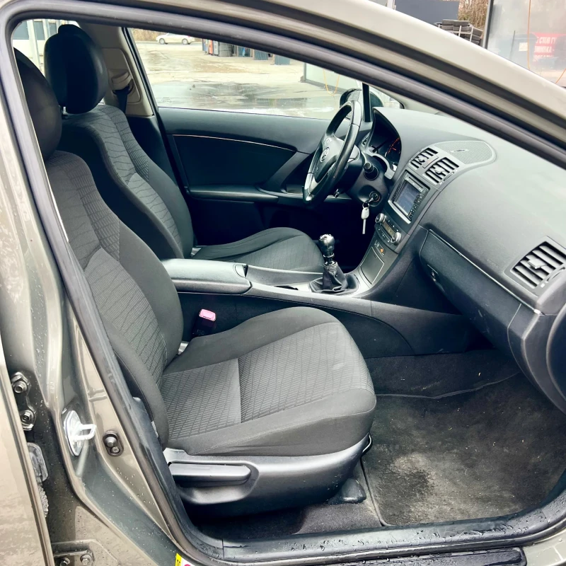 Toyota Avensis, снимка 8 - Автомобили и джипове - 53089023