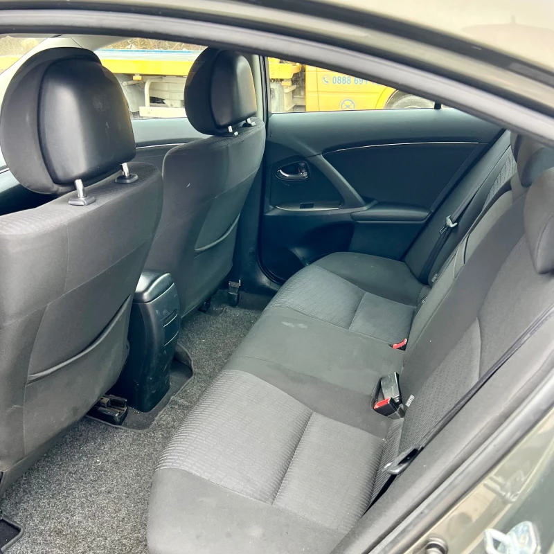Toyota Avensis, снимка 10 - Автомобили и джипове - 53089023