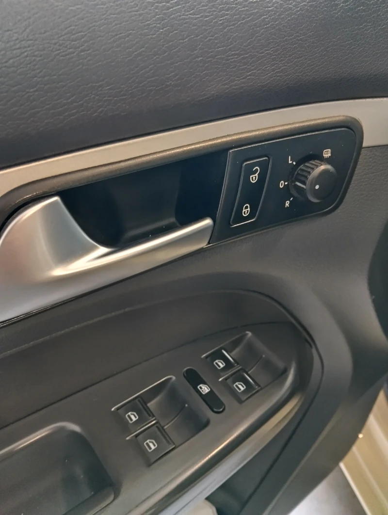 VW Touran 1, 4 TSI ecofuel , снимка 9 - Автомобили и джипове - 53106982