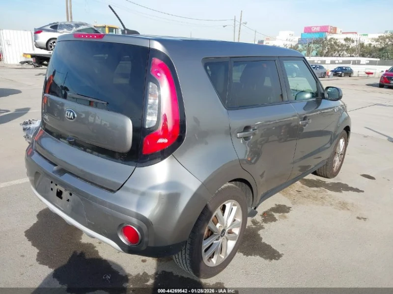 Kia Soul 2.0L I-4 DI, DOHC, VVT, 161HP Front Wheel Drive, снимка 9 - Автомобили и джипове - 53500973