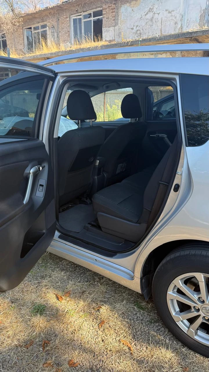 Toyota Verso, снимка 11 - Автомобили и джипове - 53020713