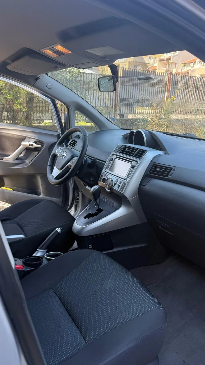 Toyota Verso, снимка 10 - Автомобили и джипове - 53020713