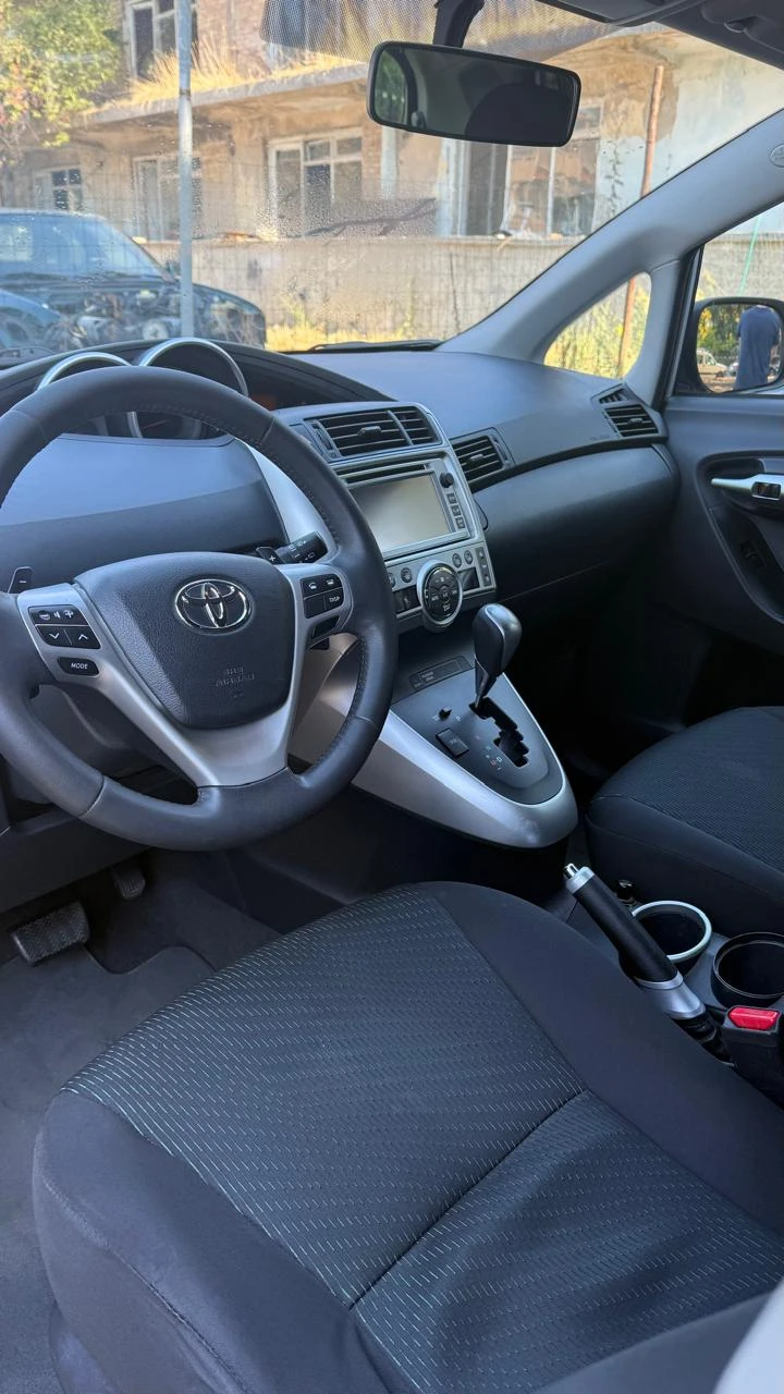 Toyota Verso, снимка 9 - Автомобили и джипове - 53020713