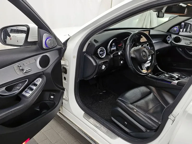 Mercedes-Benz C 220 4MATIC, снимка 10 - Автомобили и джипове - 54282231