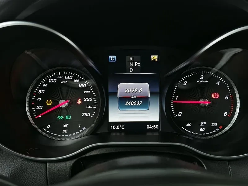 Mercedes-Benz C 220 4MATIC, снимка 8 - Автомобили и джипове - 54282231