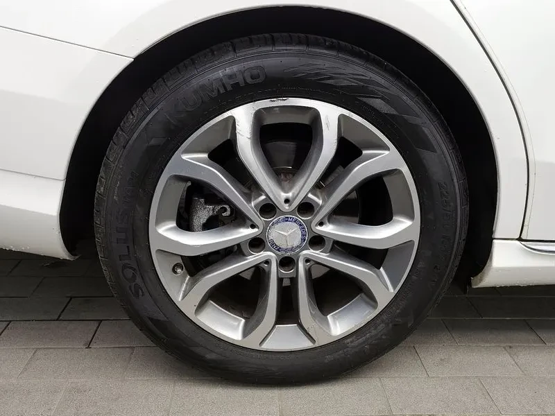 Mercedes-Benz C 220 4MATIC, снимка 5 - Автомобили и джипове - 54282231