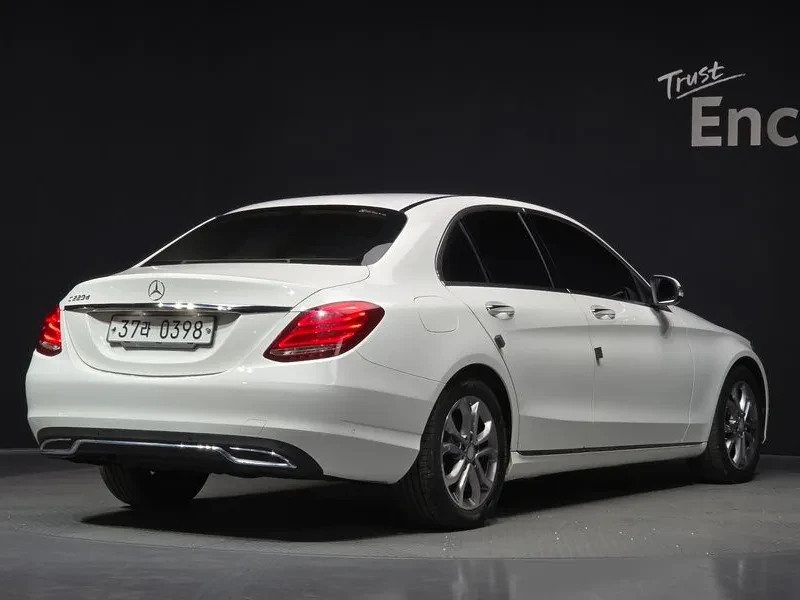 Mercedes-Benz C 220 4MATIC, снимка 2 - Автомобили и джипове - 54282231