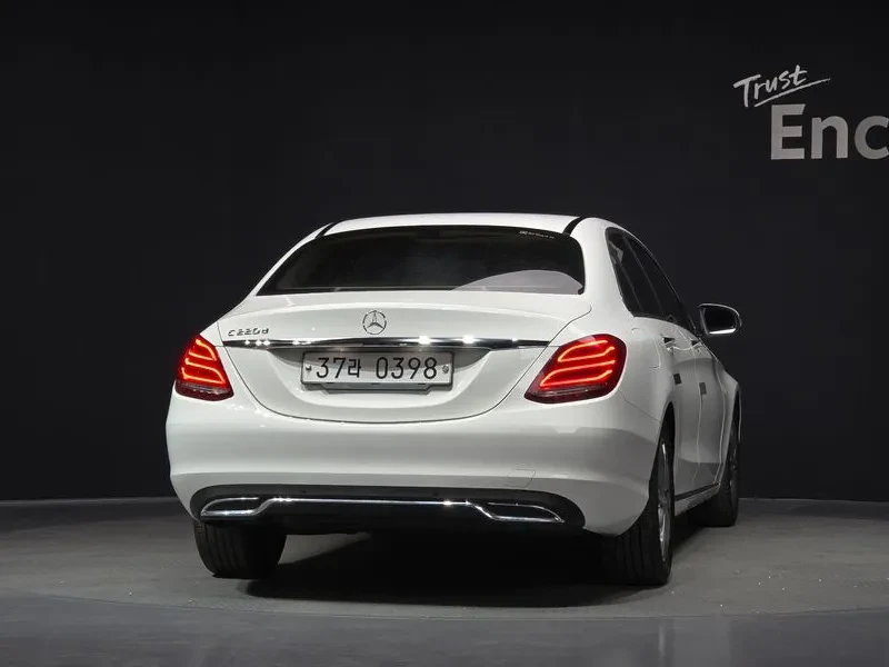 Mercedes-Benz C 220 4MATIC, снимка 4 - Автомобили и джипове - 54282231