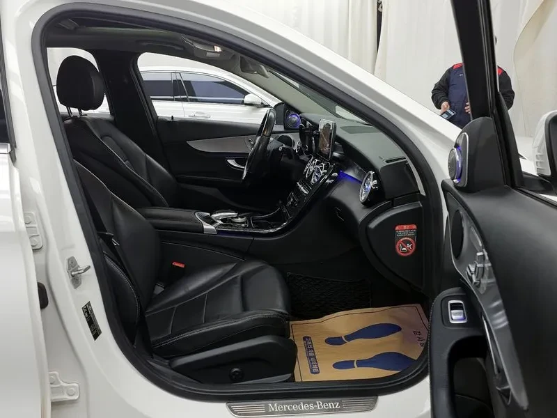 Mercedes-Benz C 220 4MATIC, снимка 11 - Автомобили и джипове - 54282231