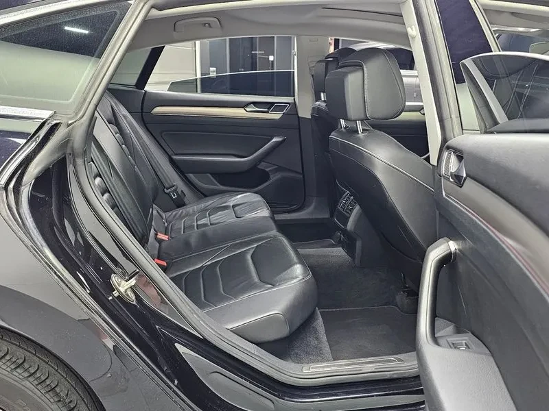 VW Arteon 2.0 Tdi Premium, снимка 12 - Автомобили и джипове - 55610455