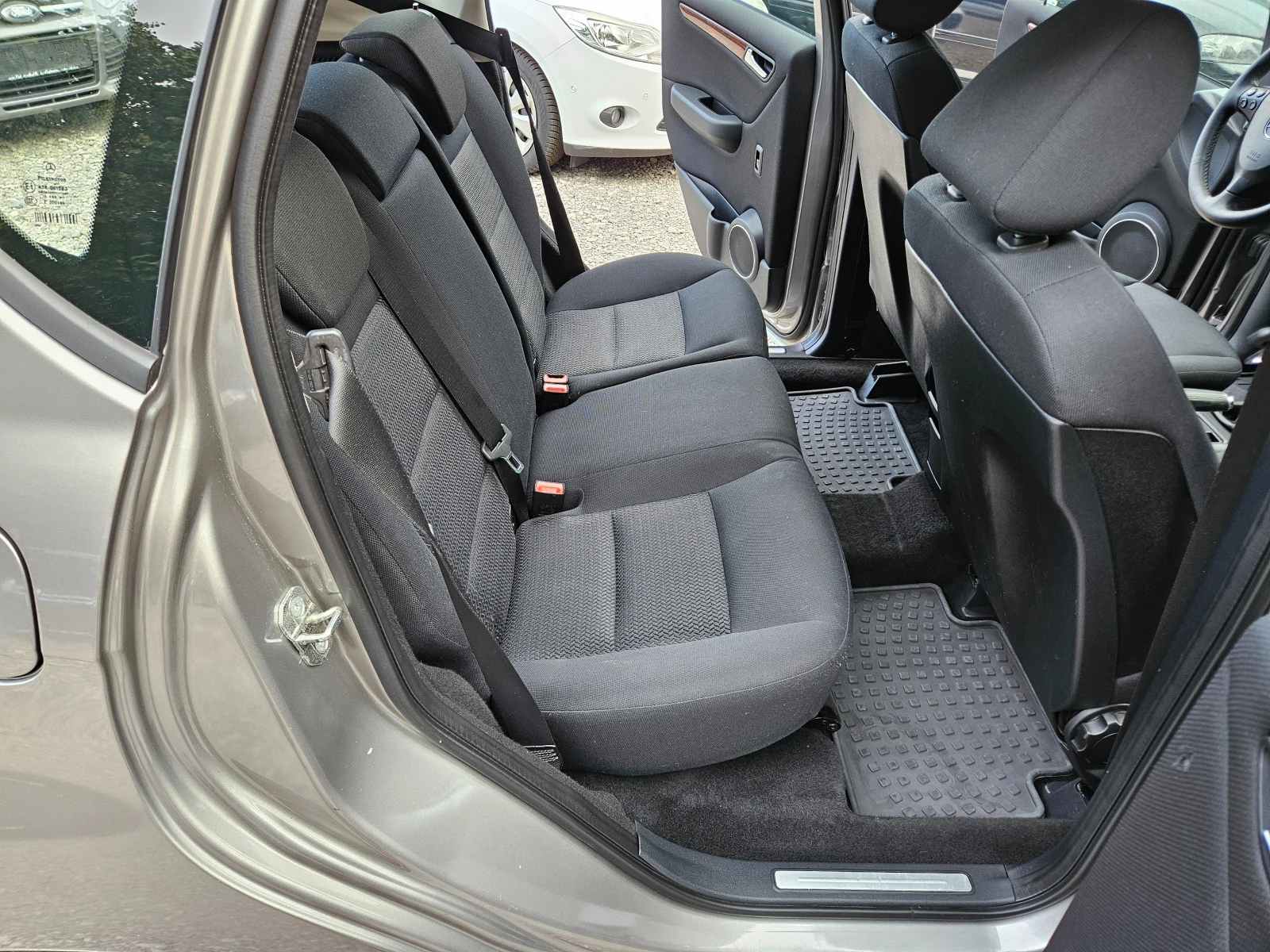 Mercedes-Benz A 150 1.5 бензин 95кс, снимка 11 - Автомобили и джипове - 52803790