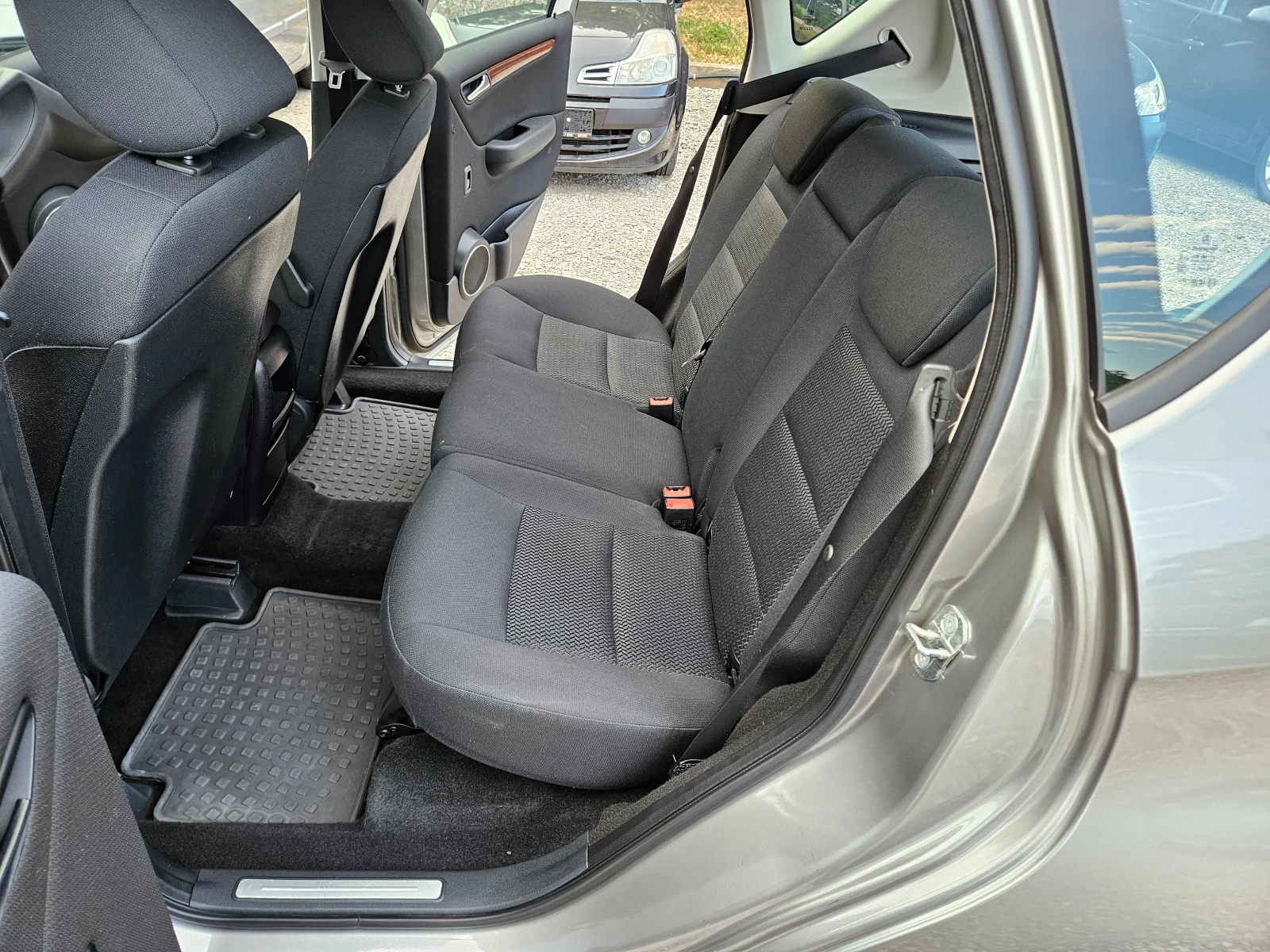 Mercedes-Benz A 150 1.5 бензин 95кс, снимка 10 - Автомобили и джипове - 52803790