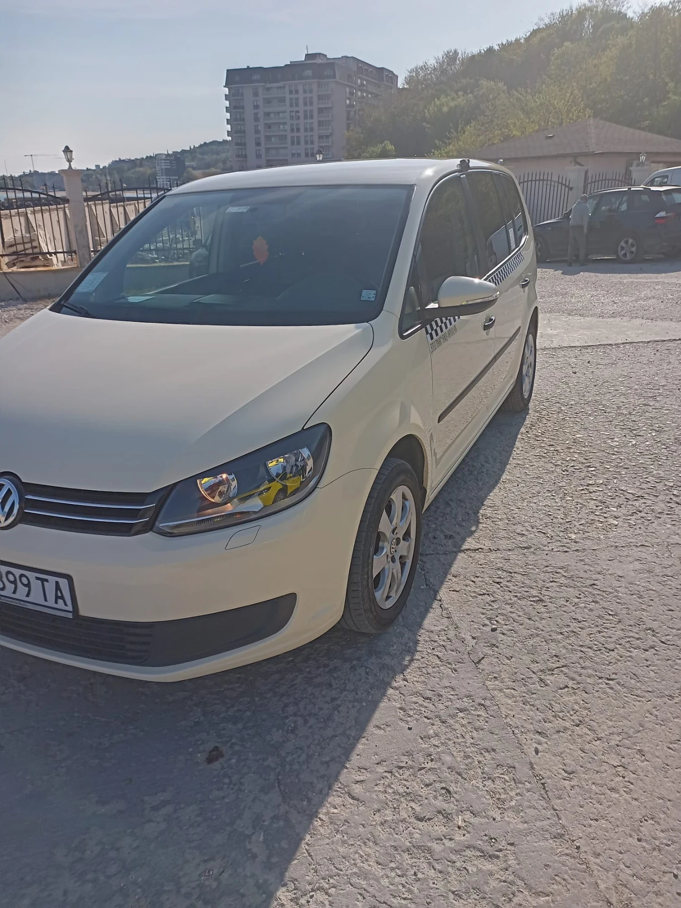 VW Touran 1, 4 TSI ecofuel  | Auto.bg — изображение 1