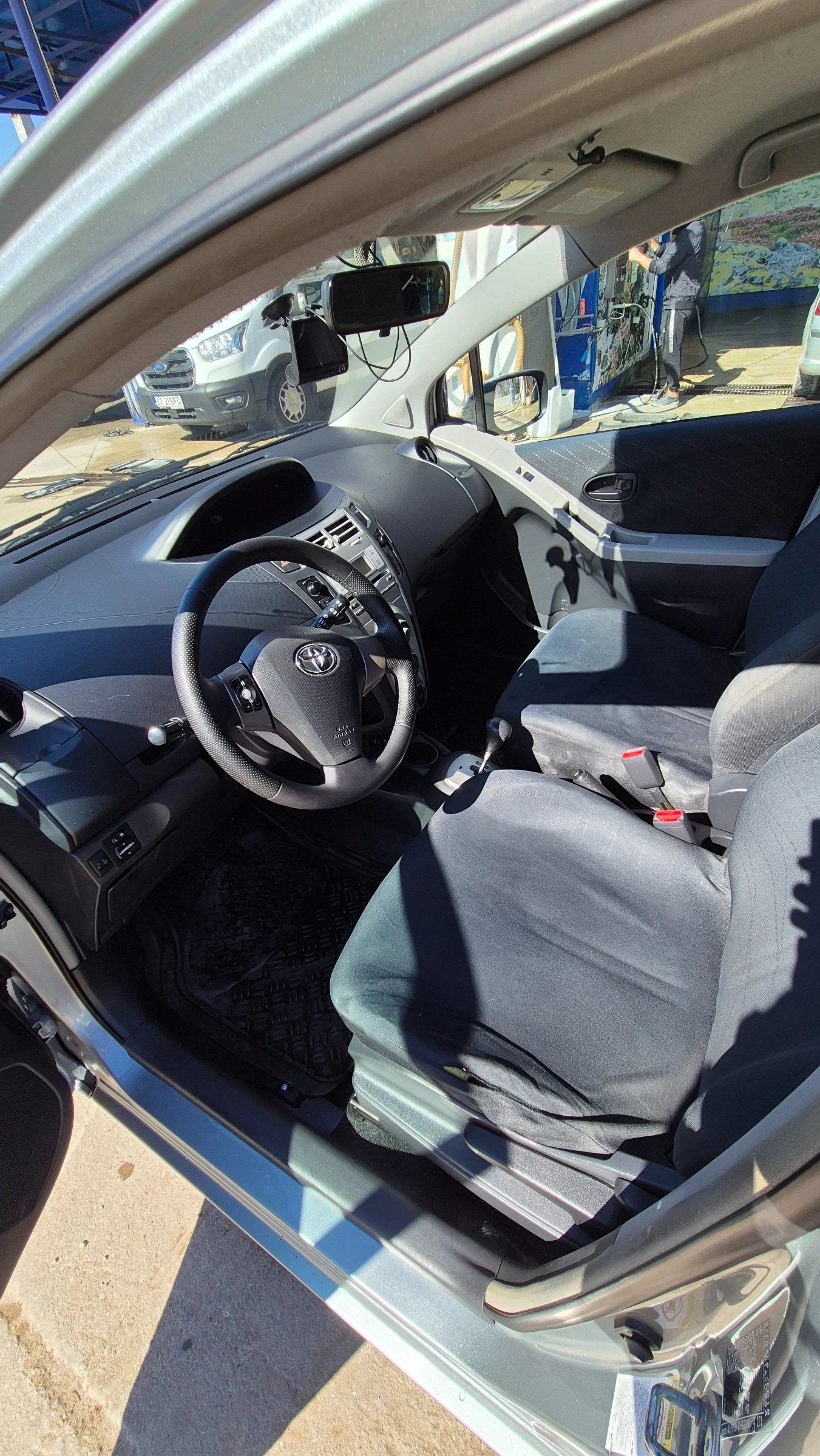 Toyota Yaris  - изображение 8