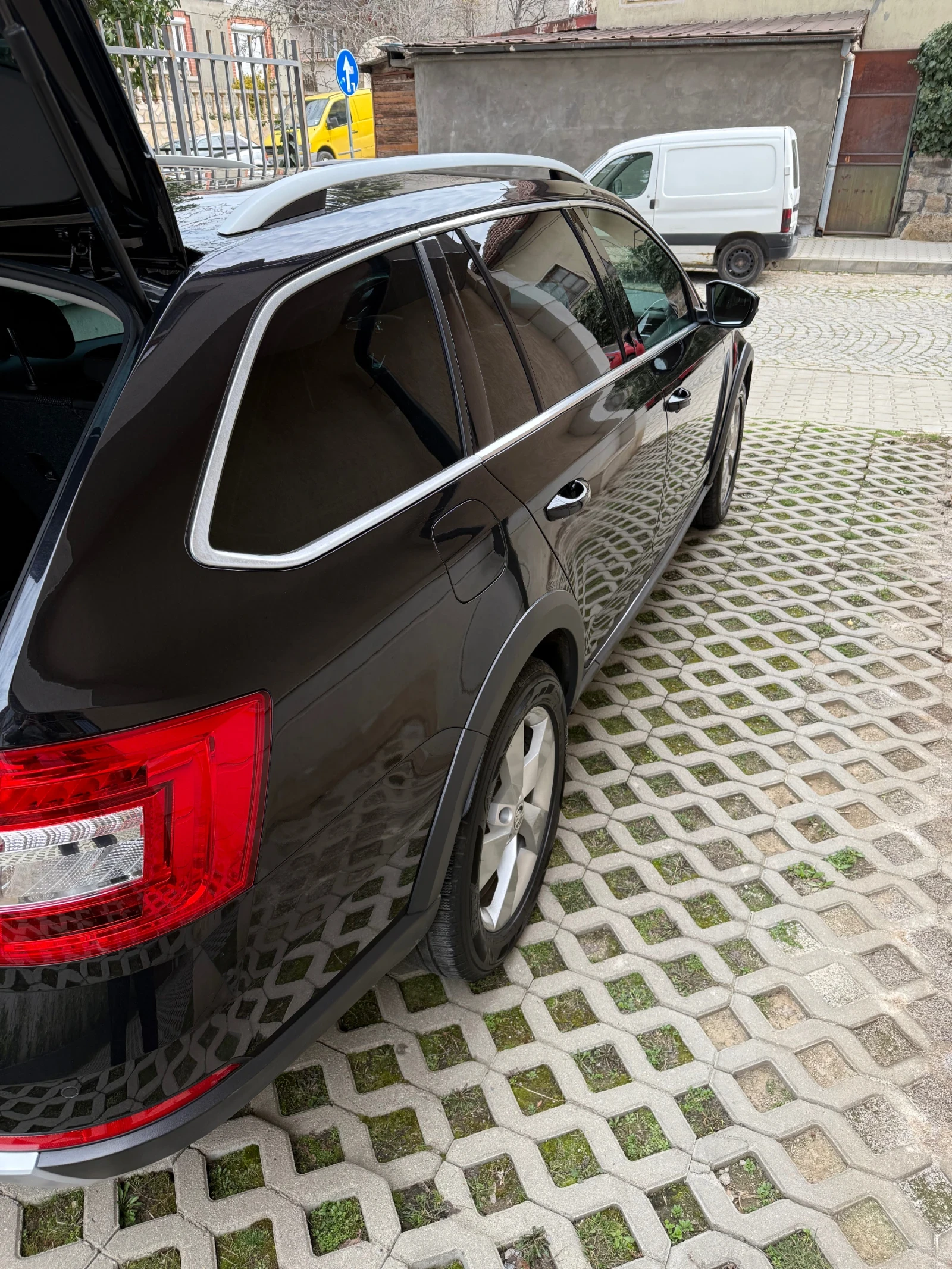 Skoda Octavia Scout, снимка 6 - Автомобили и джипове - 53858553