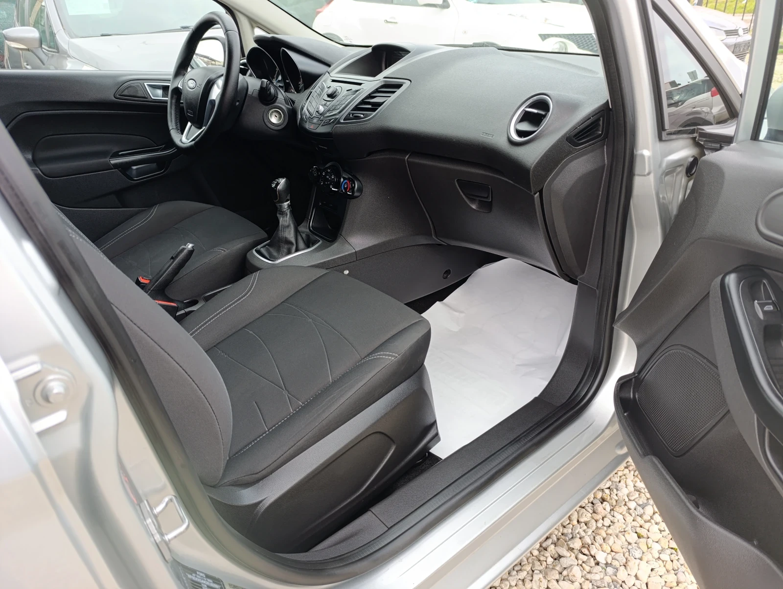 Ford Fiesta ГАЗОВА УРЕДБА, снимка 10 - Автомобили и джипове - 53875352