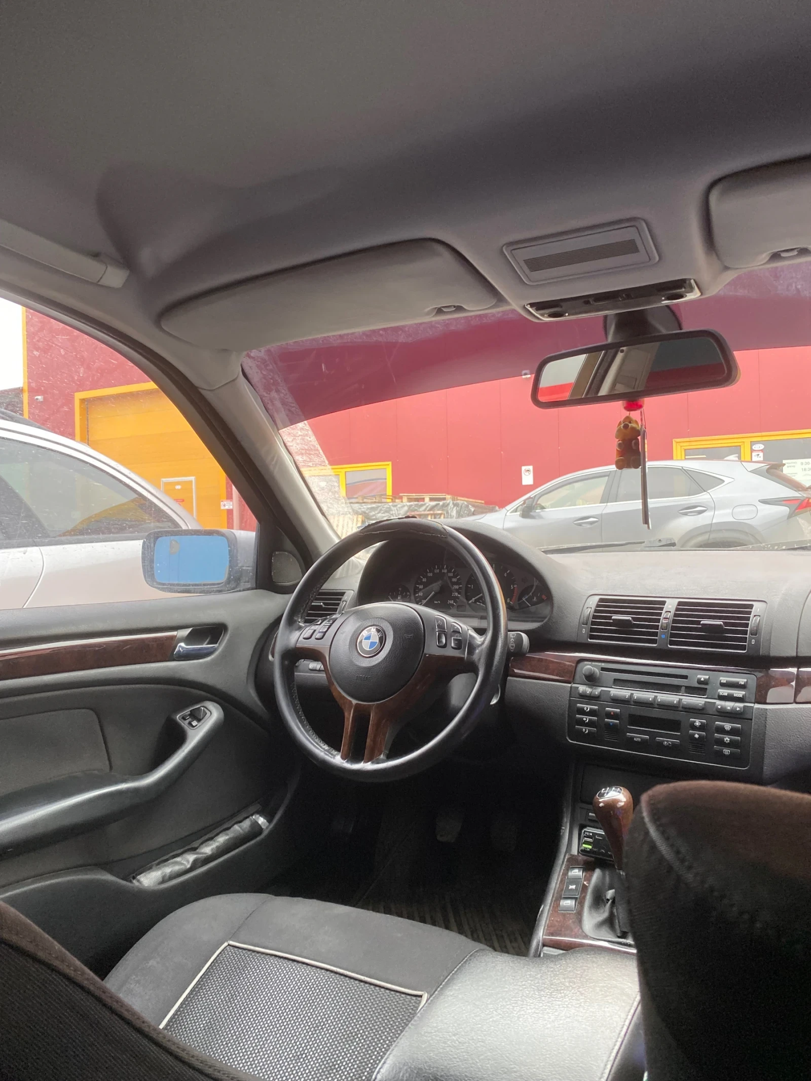 BMW 320, снимка 7 - Автомобили и джипове - 54132132