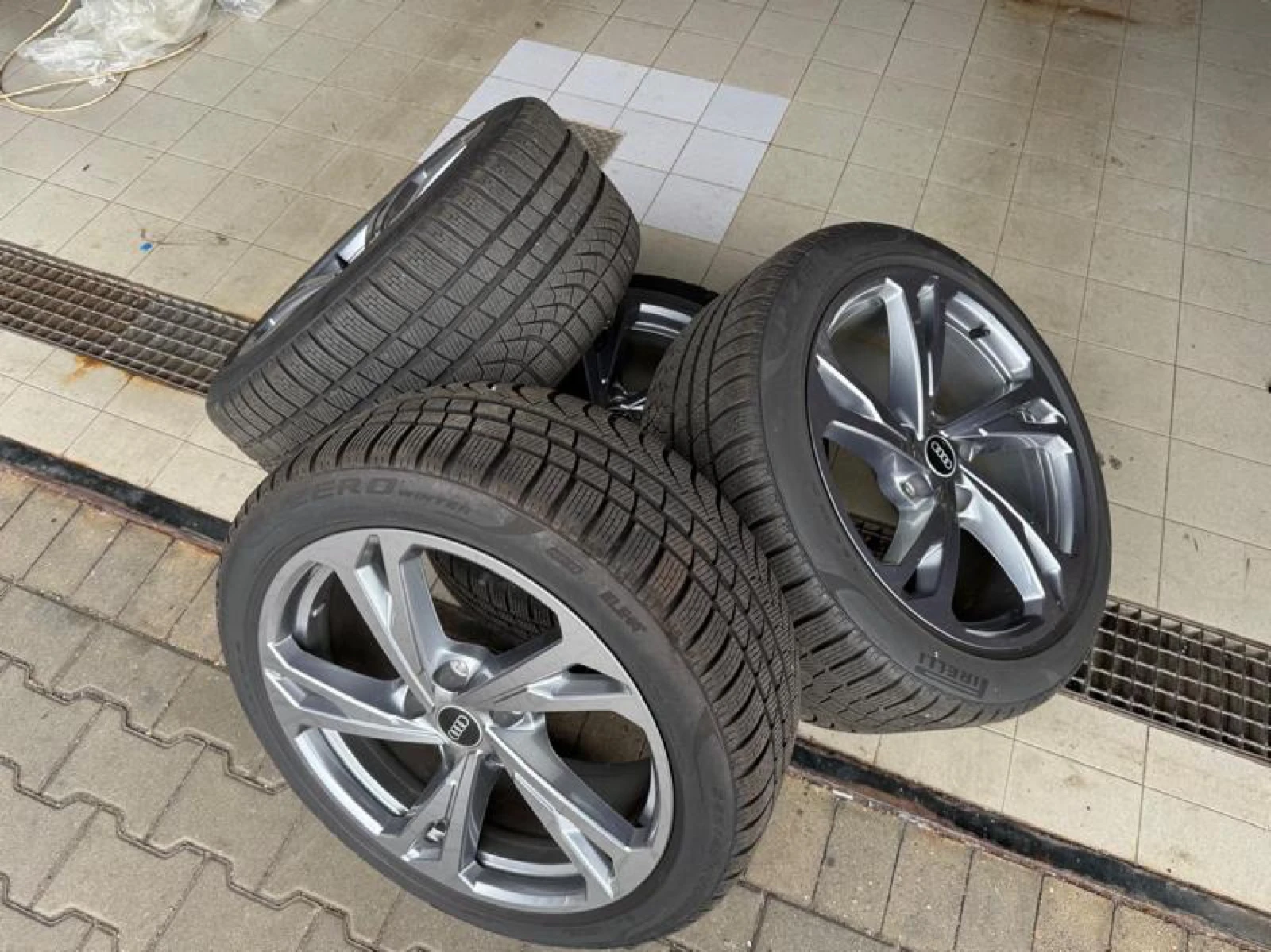 Audi E-Tron GT  RS Quattro , снимка 11 - Автомобили и джипове - 54139544