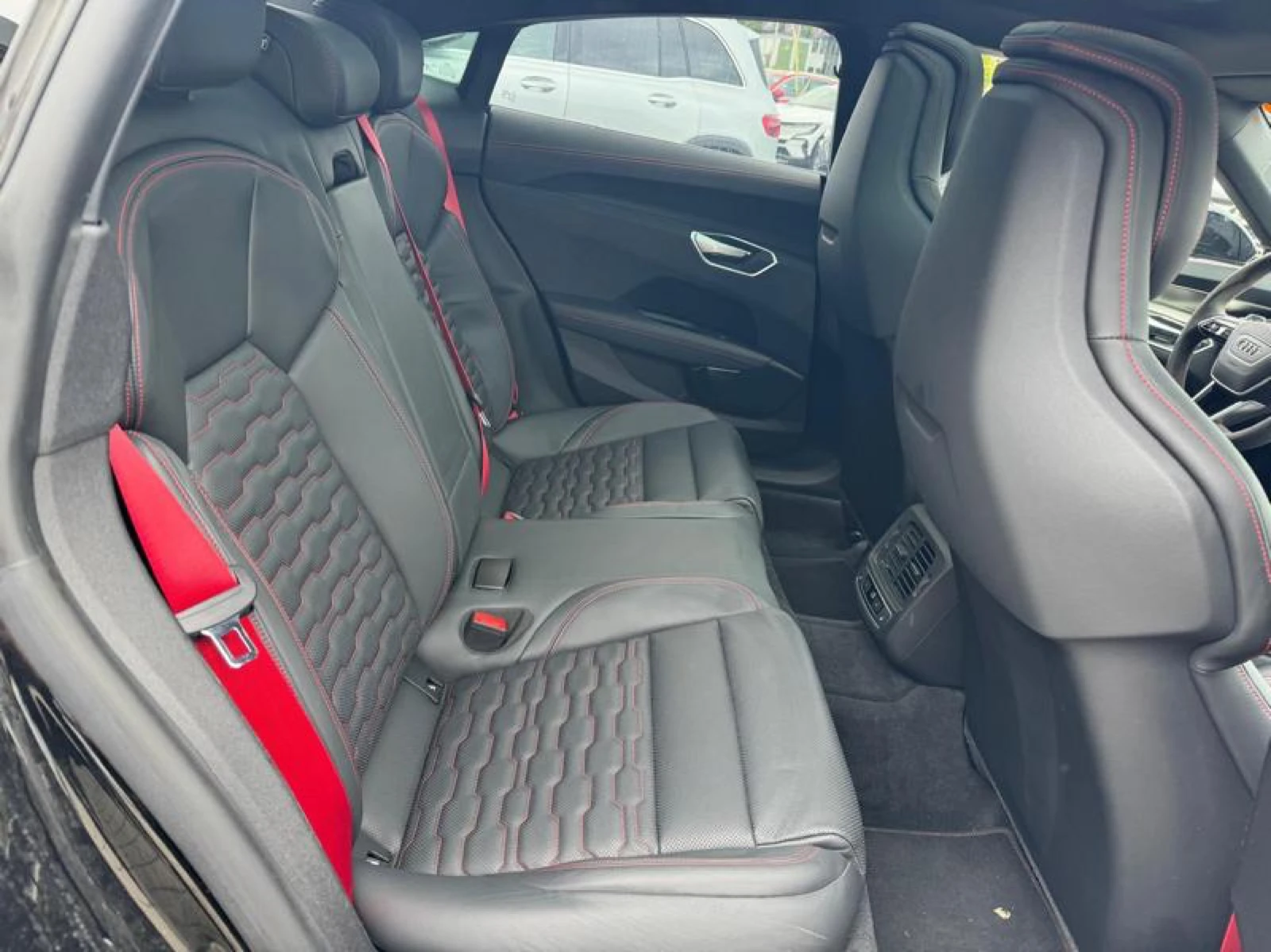 Audi E-Tron GT  RS Quattro , снимка 10 - Автомобили и джипове - 54139544