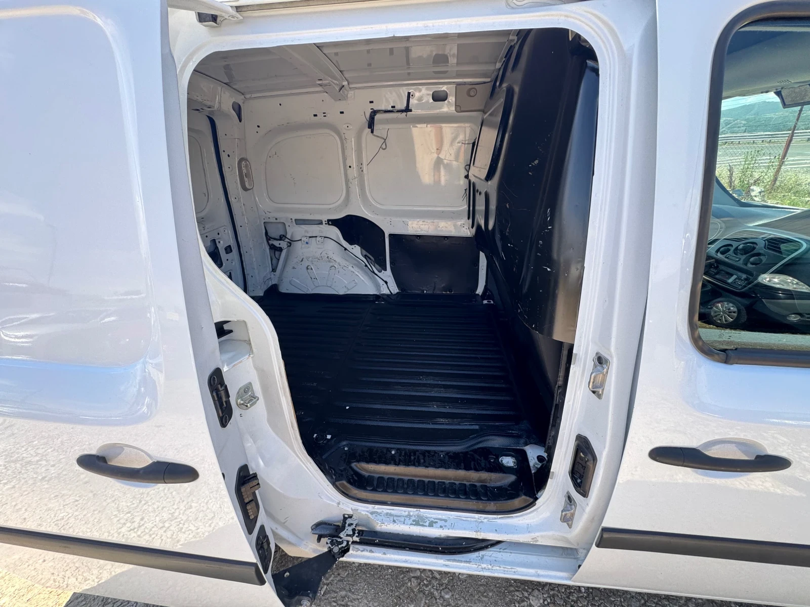 Renault Kangoo 1.5DCI, снимка 13 - Автомобили и джипове - 55138008