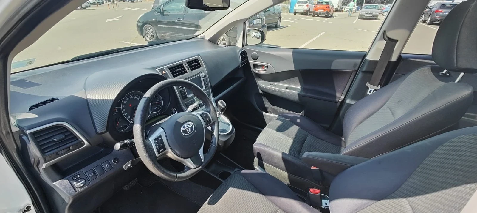 Toyota Verso S 1.4 Diesel Automatic, снимка 8 - Автомобили и джипове - 55543355