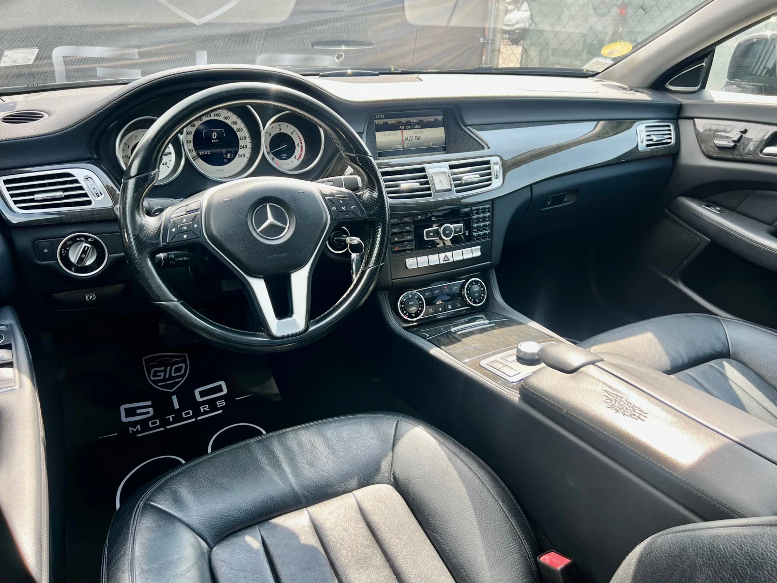 Mercedes-Benz CLS 350 harman/kardon* Подгрев* Шибедах* Памет* Distronic*, снимка 7 - Автомобили и джипове - 55812302