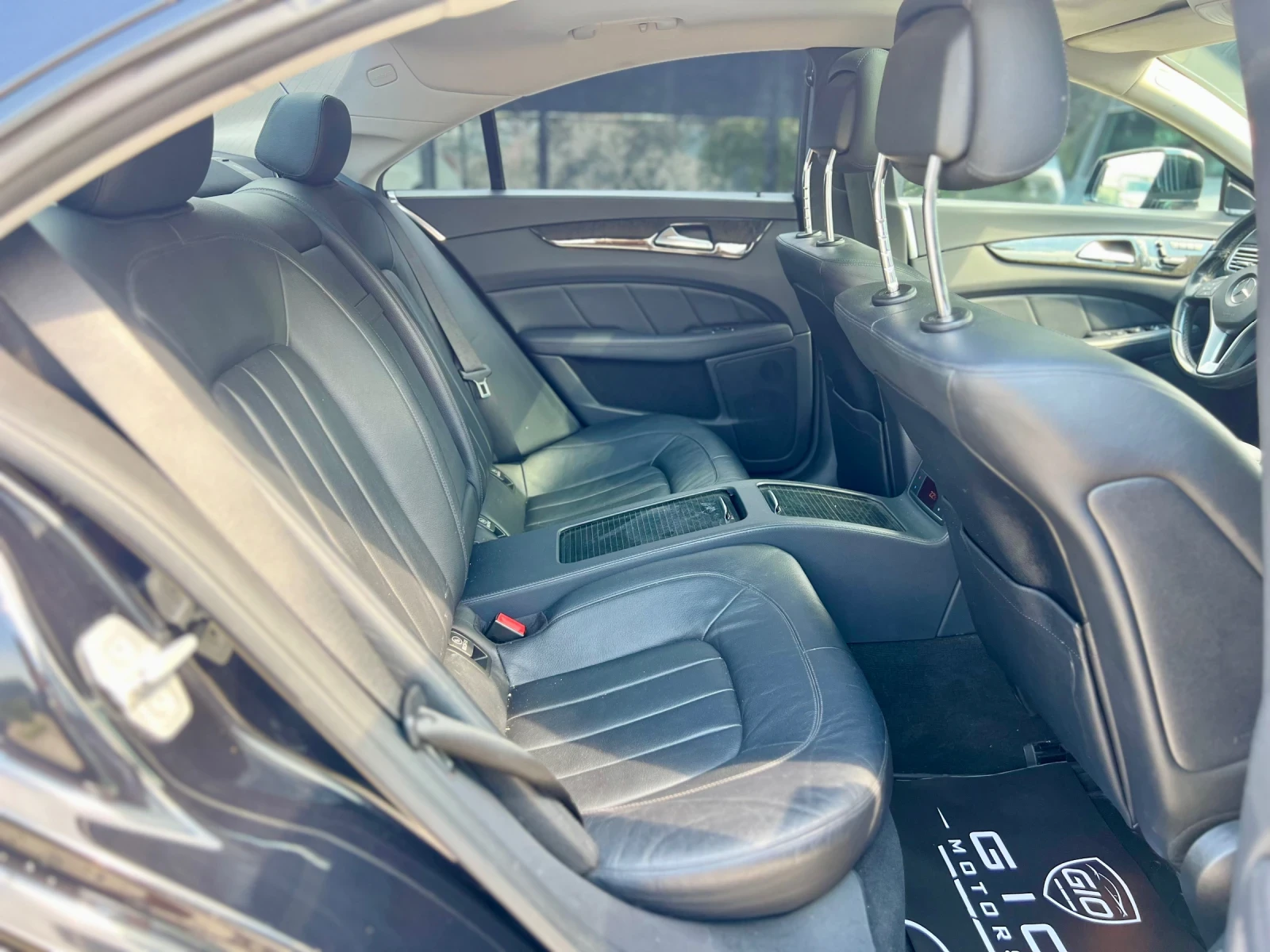 Mercedes-Benz CLS 350 harman/kardon* Подгрев* Шибедах* Памет* Distronic*, снимка 13 - Автомобили и джипове - 55812302