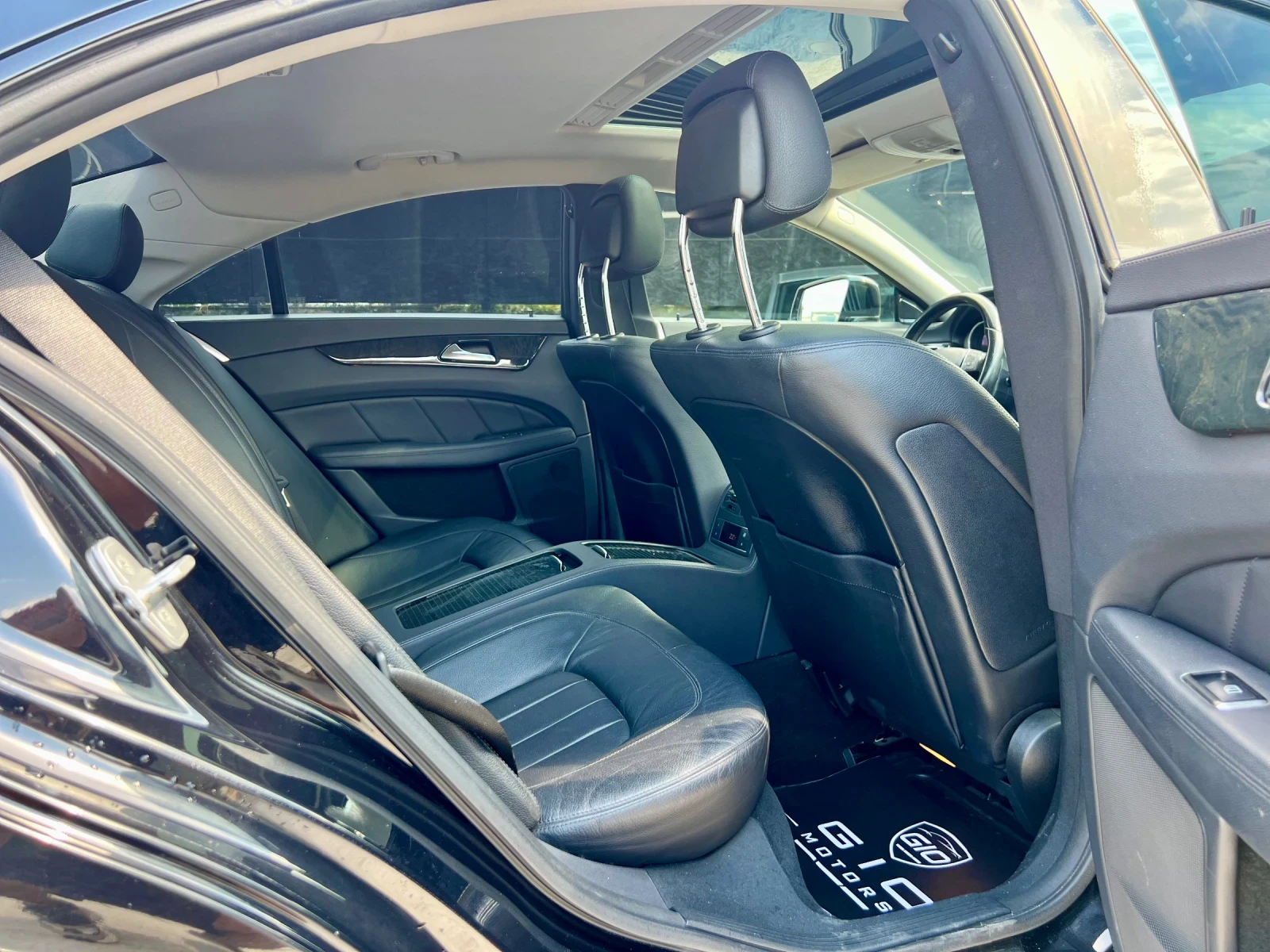 Mercedes-Benz CLS 350 harman/kardon* Подгрев* Шибедах* Памет* Distronic*, снимка 12 - Автомобили и джипове - 55812302