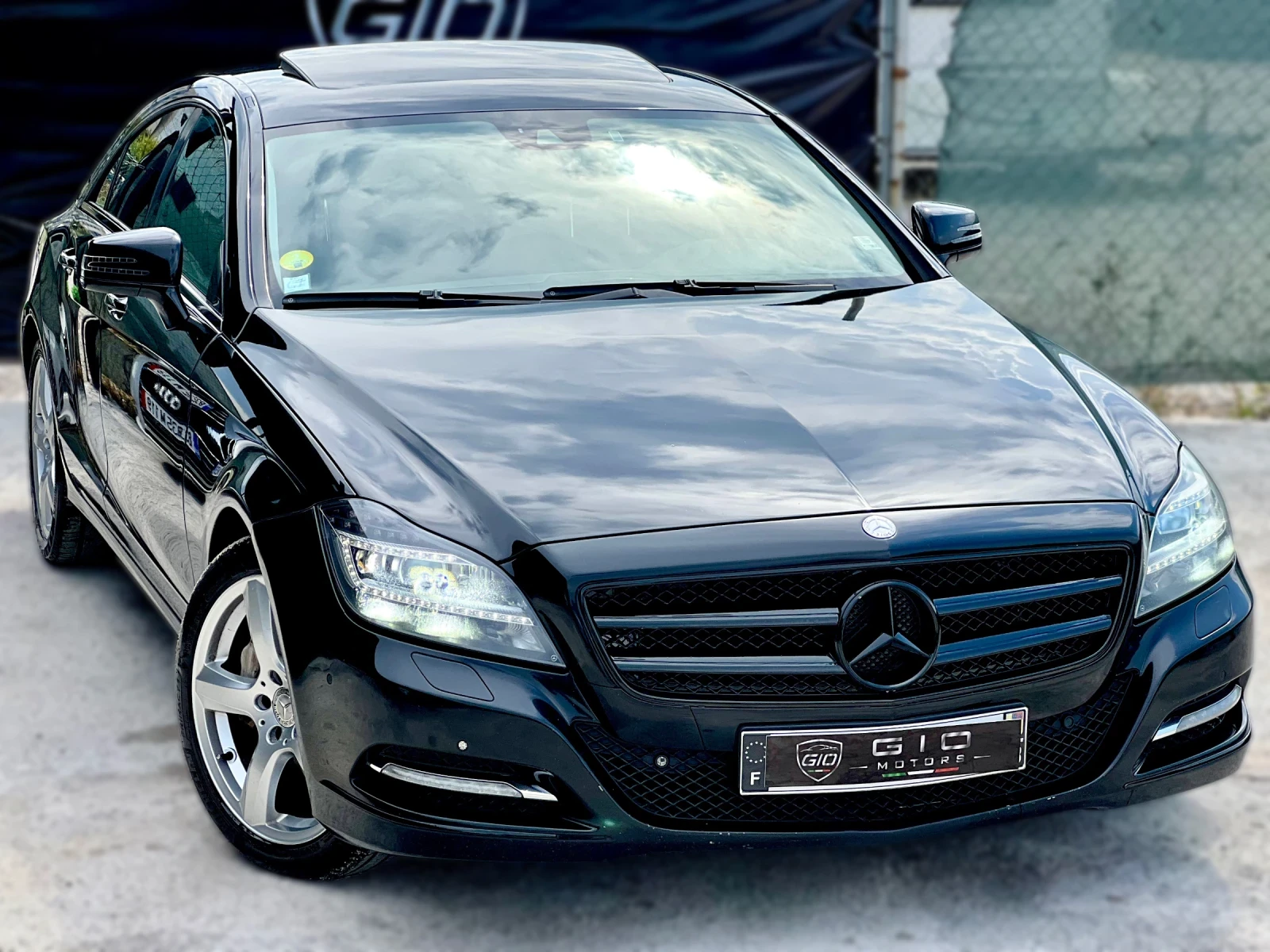 Mercedes-Benz CLS 350 harman/kardon* Подгрев* Шибедах* Памет* Distronic*