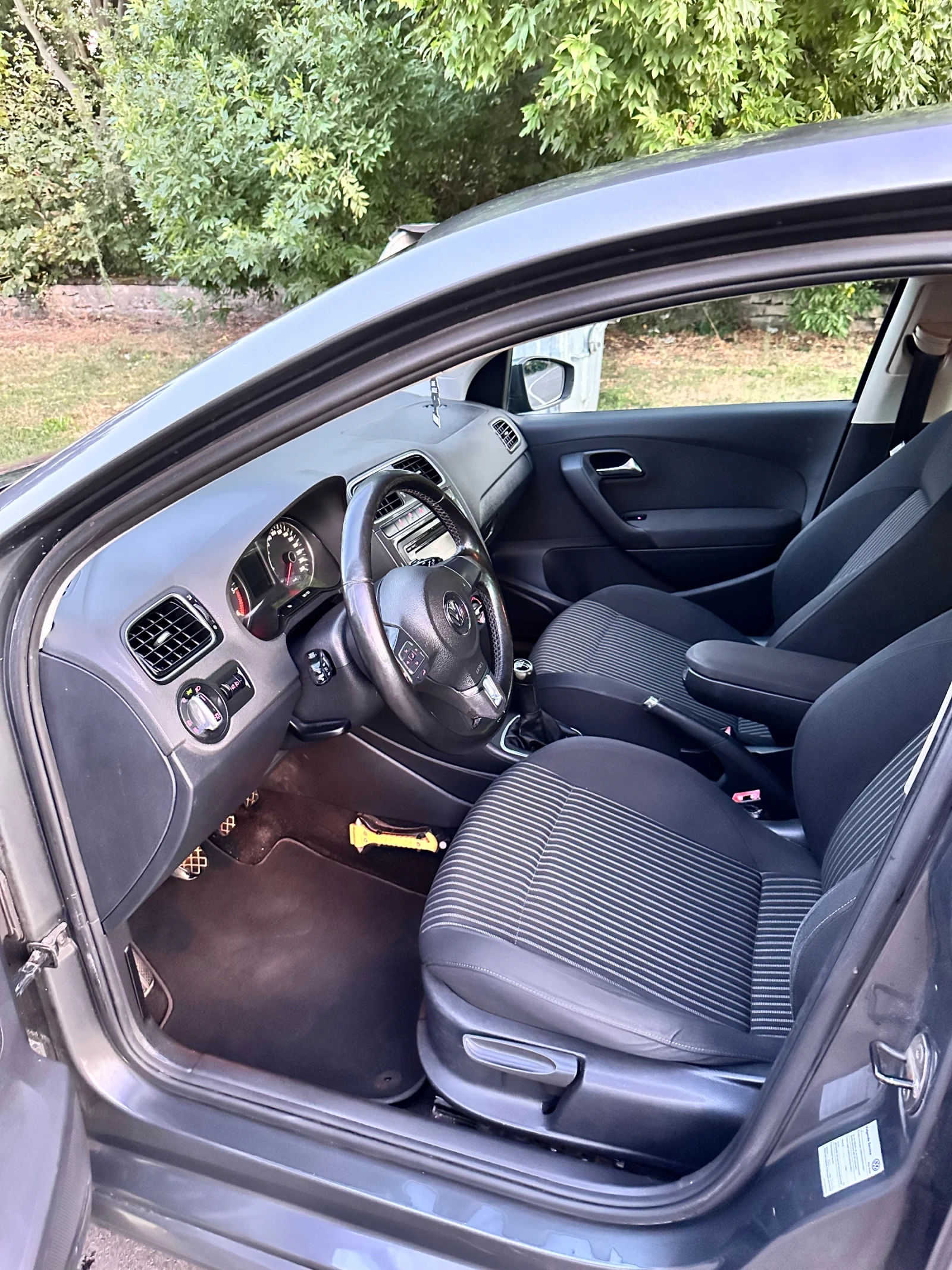 VW Polo 1.6 TDI HighLine 90kc, снимка 9 - Автомобили и джипове - 55954555