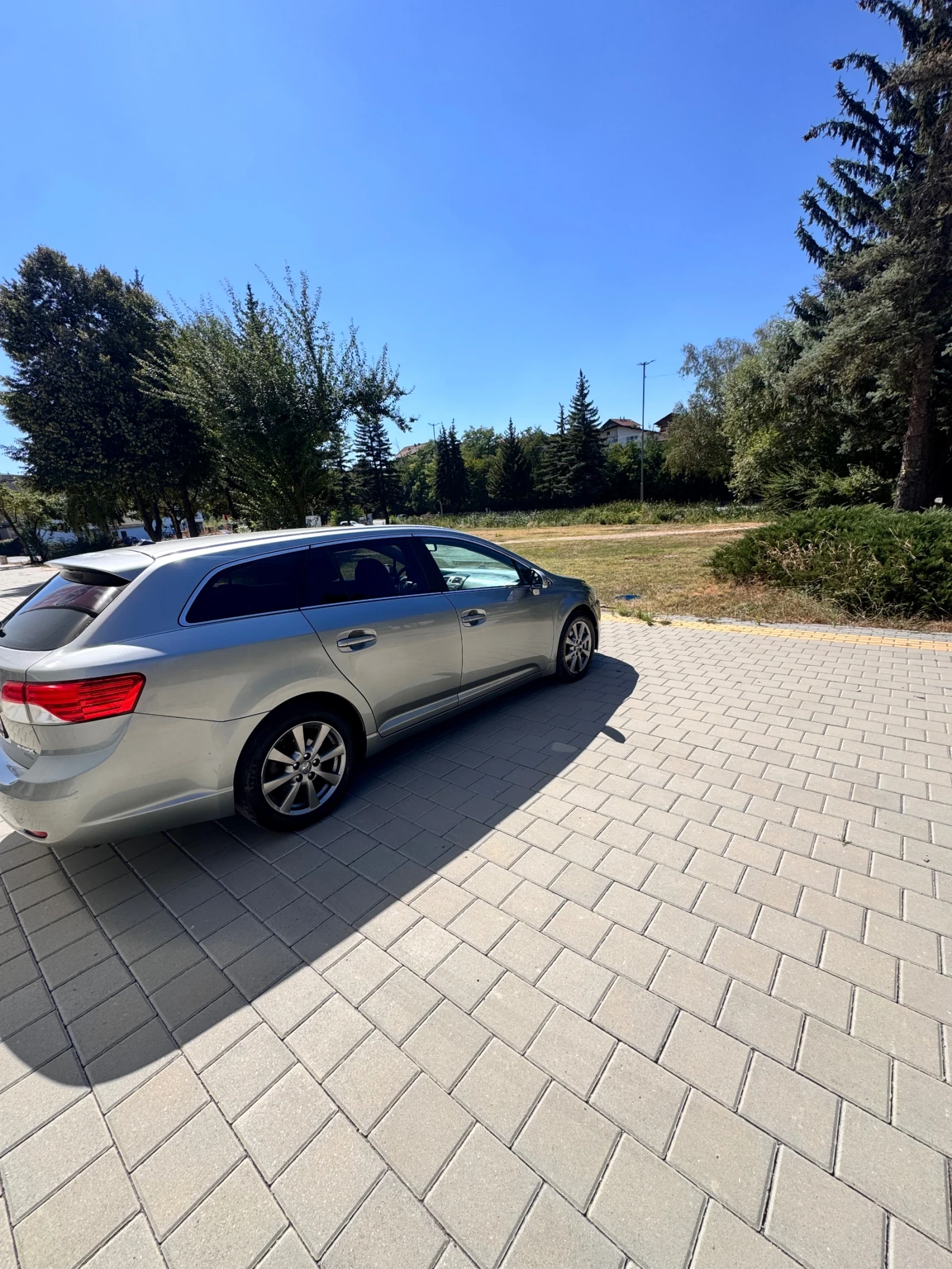 Toyota Avensis Камера алкантара навигация , снимка 5 - Автомобили и джипове - 55994537
